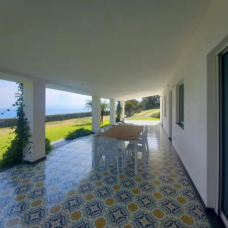 The Cliff House Vila *