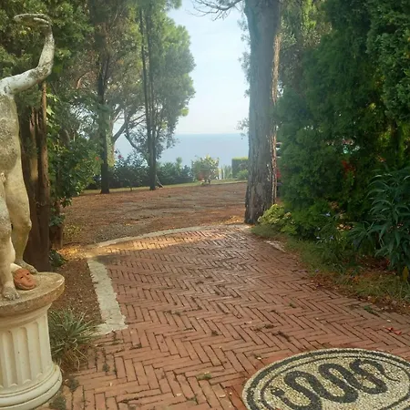 The Cliff House Vila *