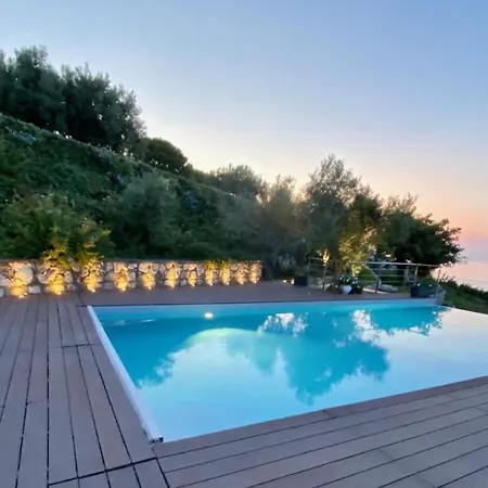Villa The Cliff House